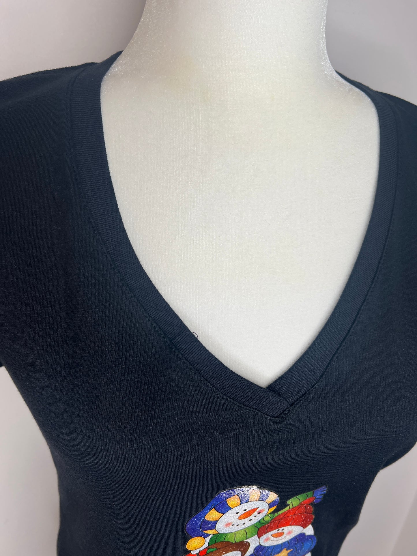 Snow Folks Snowman V-Neck Tee – Black